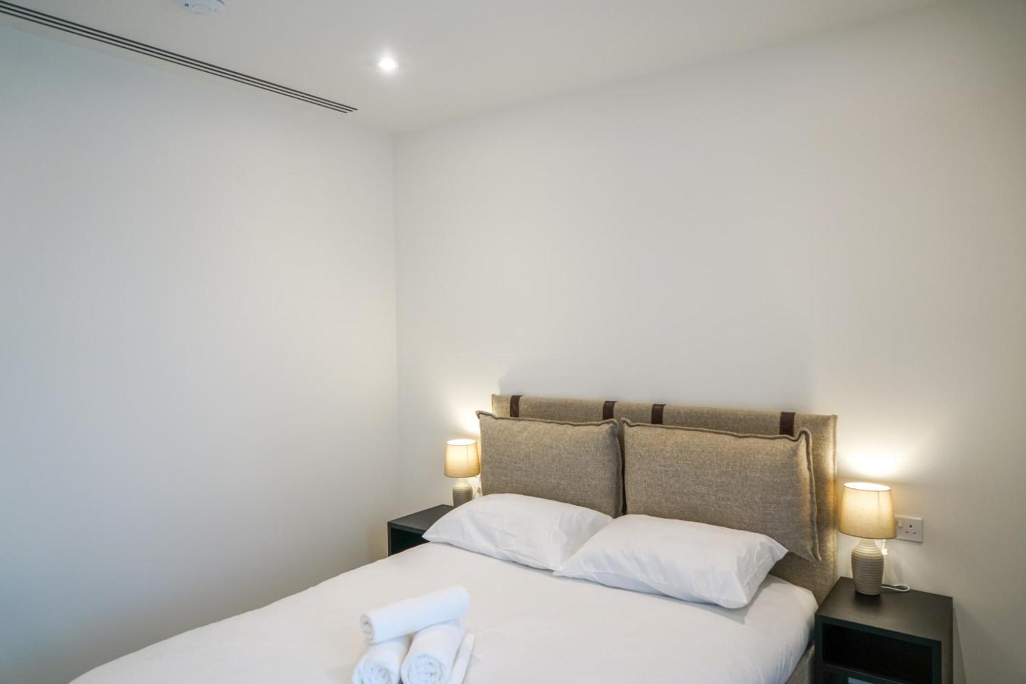 Coppermaker Square In Stratford Aparthotel ลอนดอน ภายนอก รูปภาพ