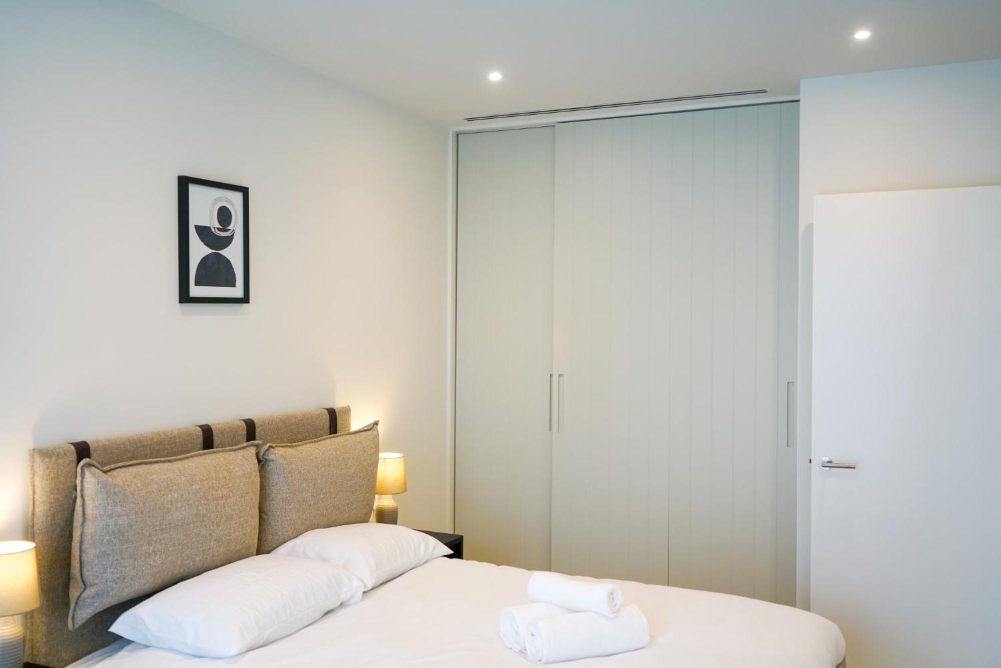 Coppermaker Square In Stratford Aparthotel ลอนดอน ภายนอก รูปภาพ