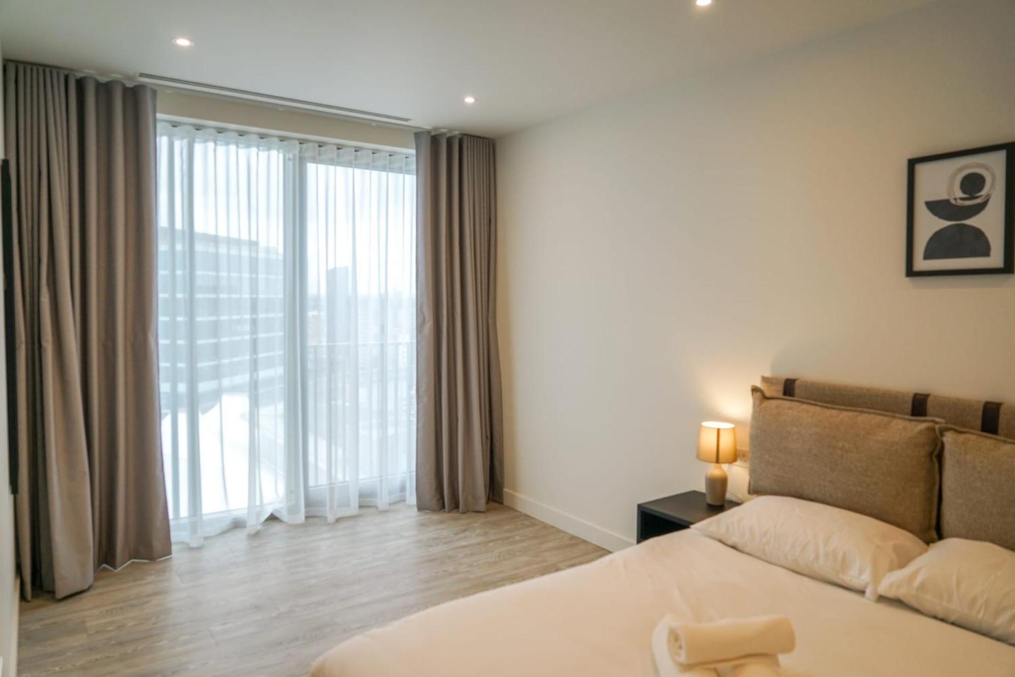 Coppermaker Square In Stratford Aparthotel ลอนดอน ภายนอก รูปภาพ