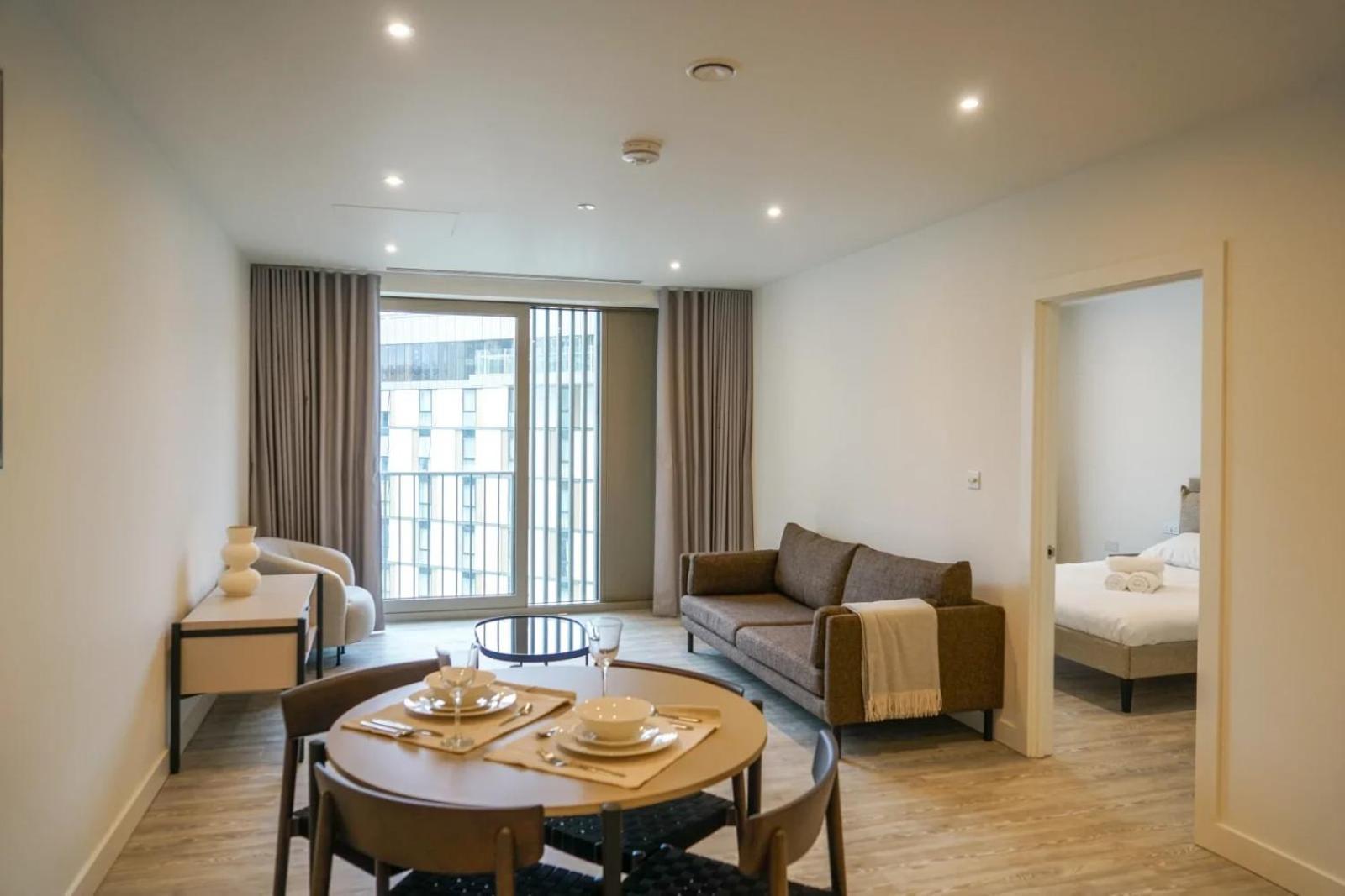 Coppermaker Square In Stratford Aparthotel ลอนดอน ภายนอก รูปภาพ